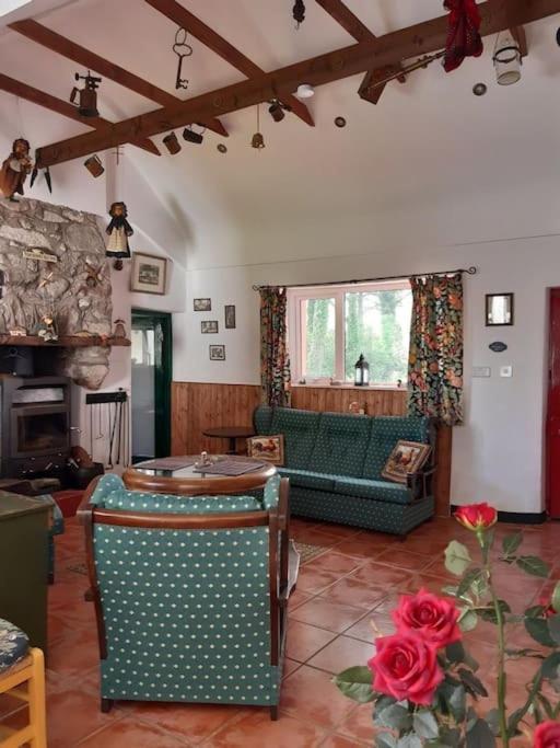 Back2Roots - Beautifully Restored Cottage, Doochary Экстерьер фото